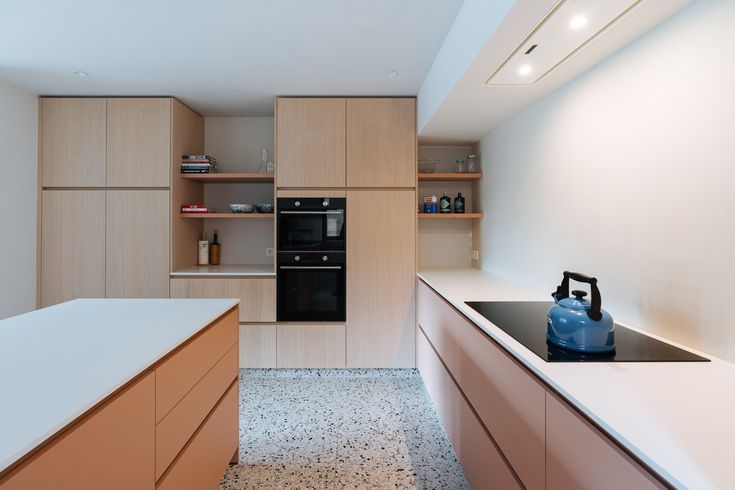 Köögimööbel — tamm + valge laminaat